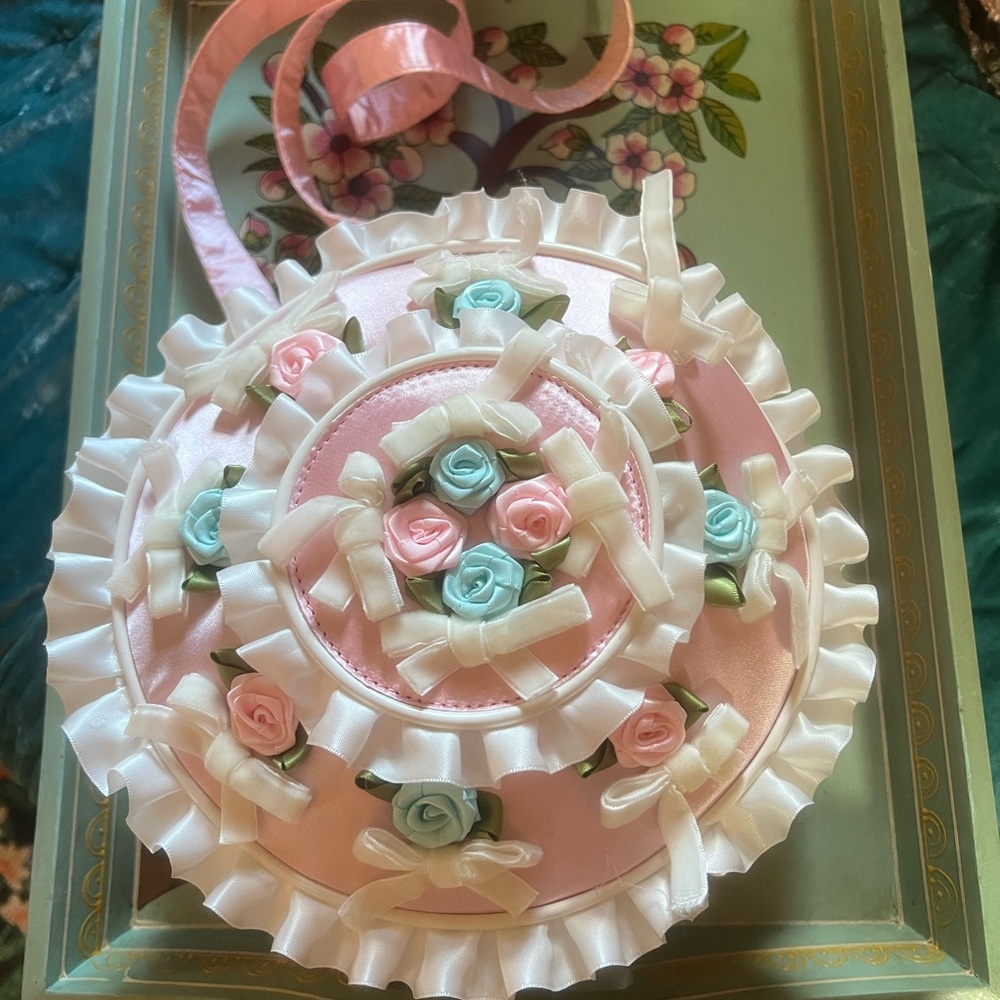 Crossbody pink cake bag
